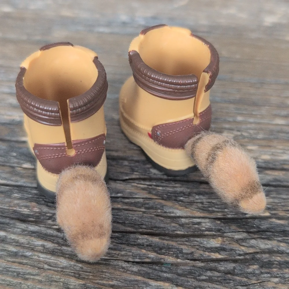 Hiking Boots with Raccoon Tail For Dolls - Picture 5 of 7